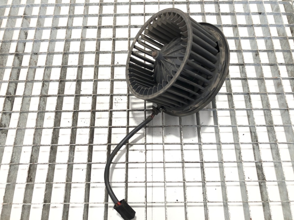 [STARK-588440] Ventilador de calefacción VW Transporter IV
