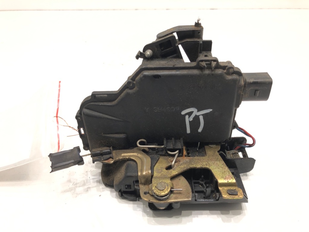[STARK-588549] Cerradura de puerta trasera derecha VW BORA I