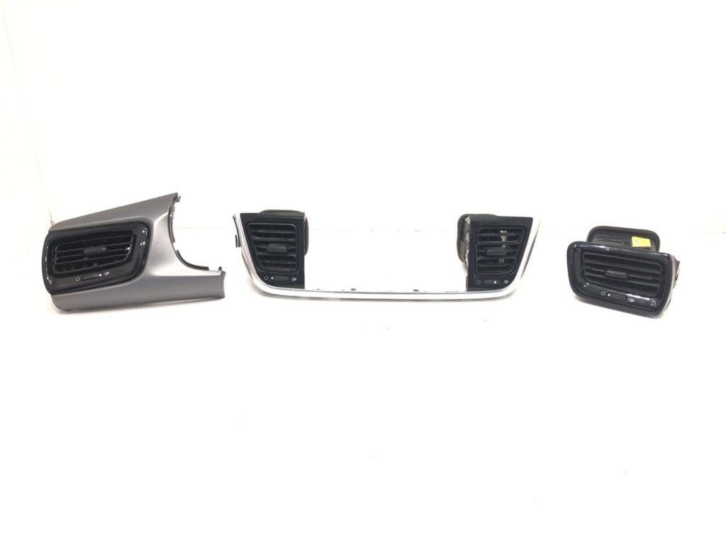 [STARK-590773] Rejilla de ventilación frontal Kia Rio IV