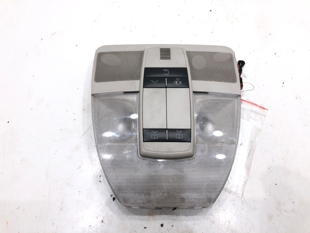 [STARK-596406] Luz de techo Mercedes-Benz Clase B (W245)