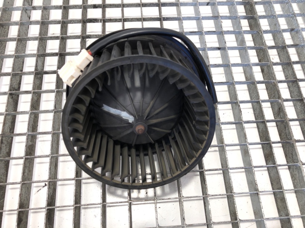 [STARK-598636] Ventilador de calefacción VW Transporter IV