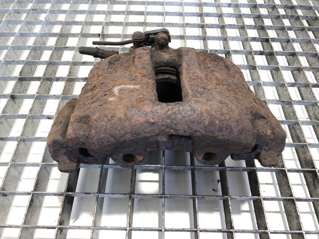 [STARK-599820] Pinza de freno delantera izquierda Mercedes-Benz Sprinter (B901, B902)