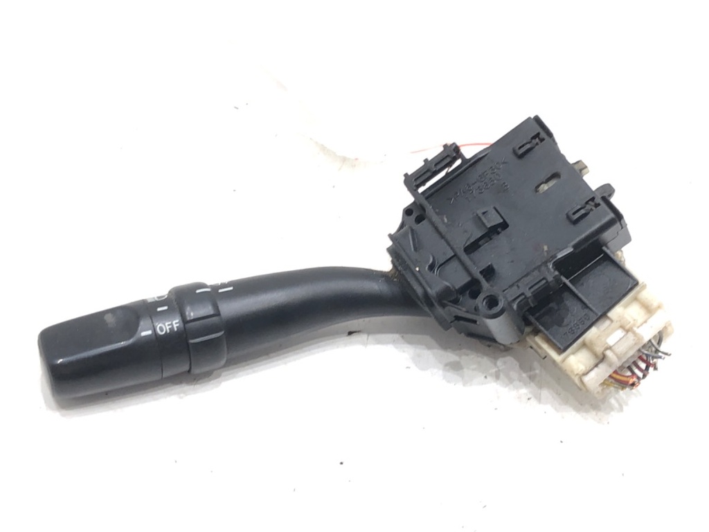 [STARK-601286] Mando de luces Toyota Avensis Verso