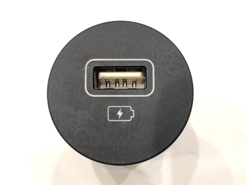 [STARK-604650] Puerto USB Hyundai i20 III (BC3, BI3)