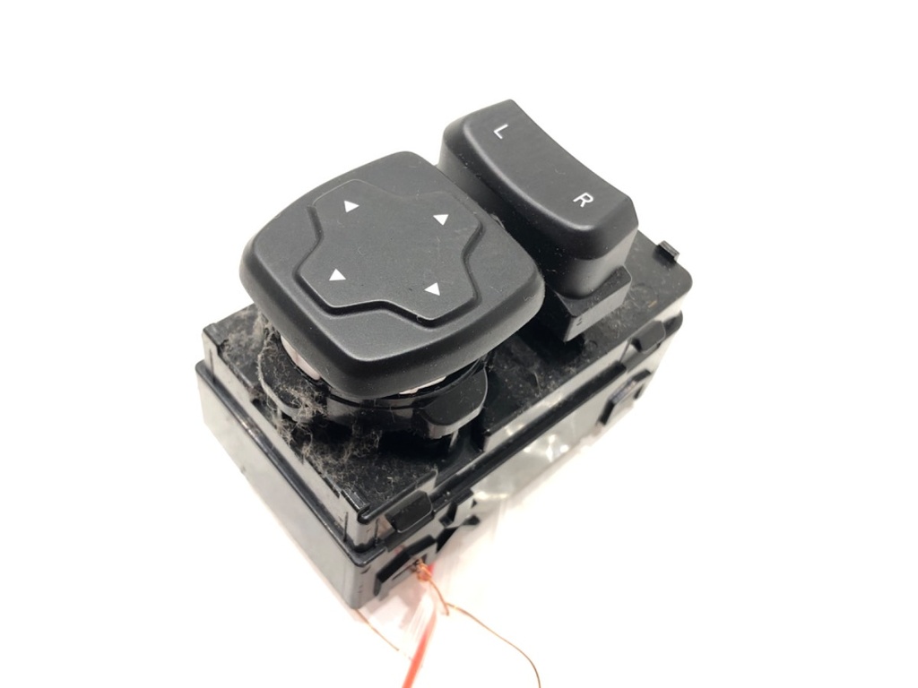 [STARK-618736] Mando de regulación de retrovisores Hyundai Kona (2017-2022)