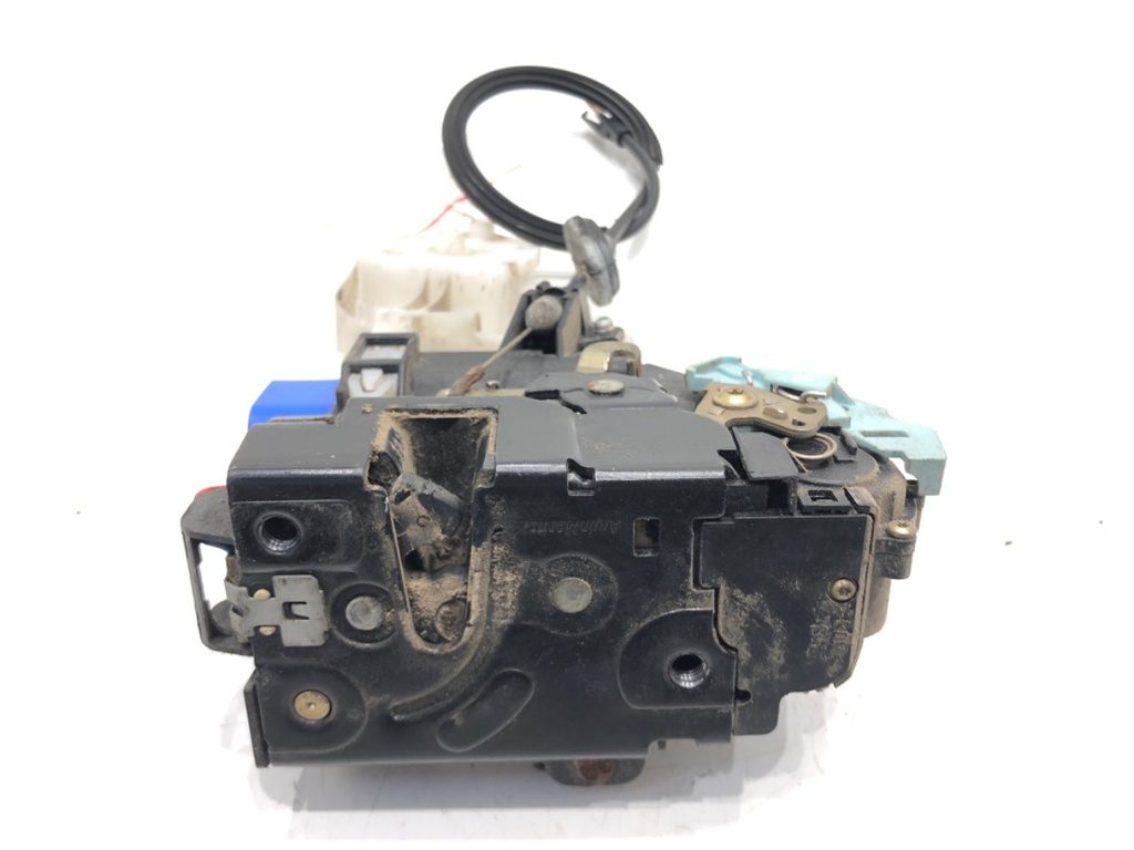 [STARK-621861] Cerradura de puerta delantera derecha VW Caddy III