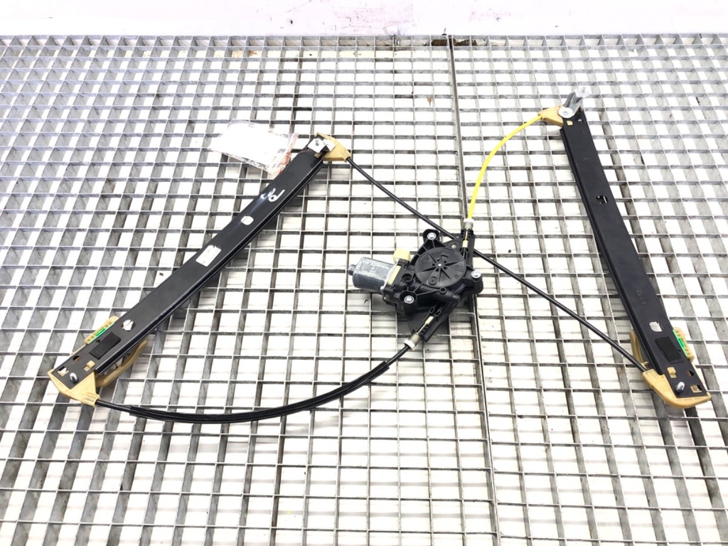 [STARK-626245] Elevalunas delantero derecho AUDI A4 B9