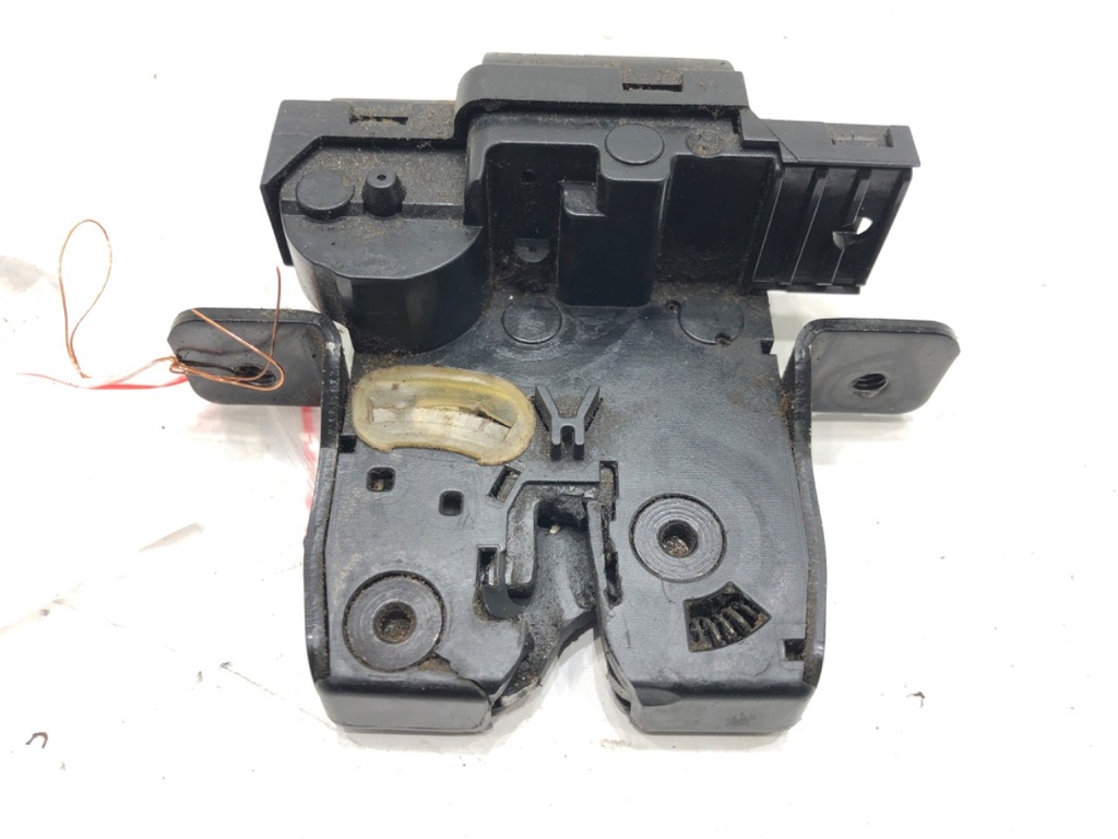 [STARK-632904] Cerradura de portón trasero Nissan Qashqai I (J10)