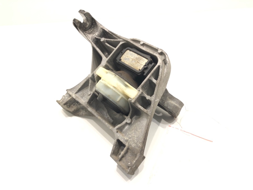 [STARK-633418] Soporte de motor para Peugeot 308 SW II