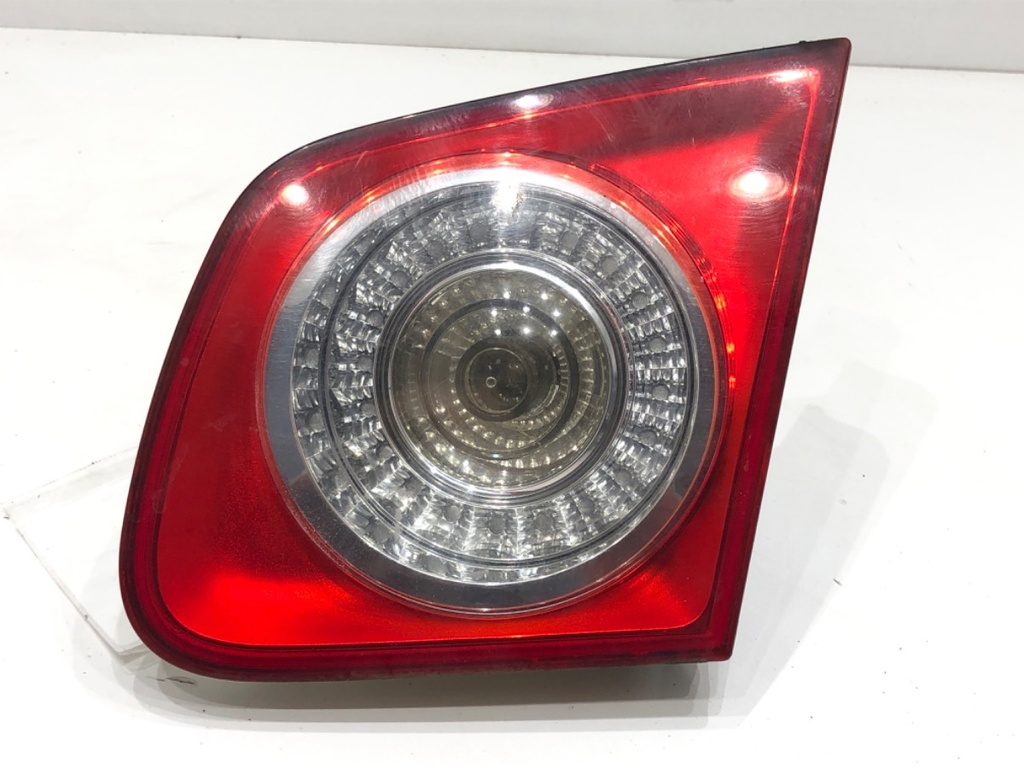 [STARK-638032] Piloto trasero derecho VW Jetta III