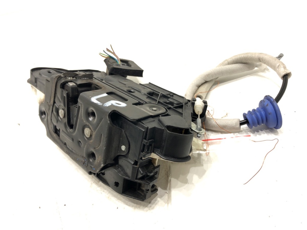 [STARK-640067] Cerradura de puerta delantera izquierda Skoda Rapid