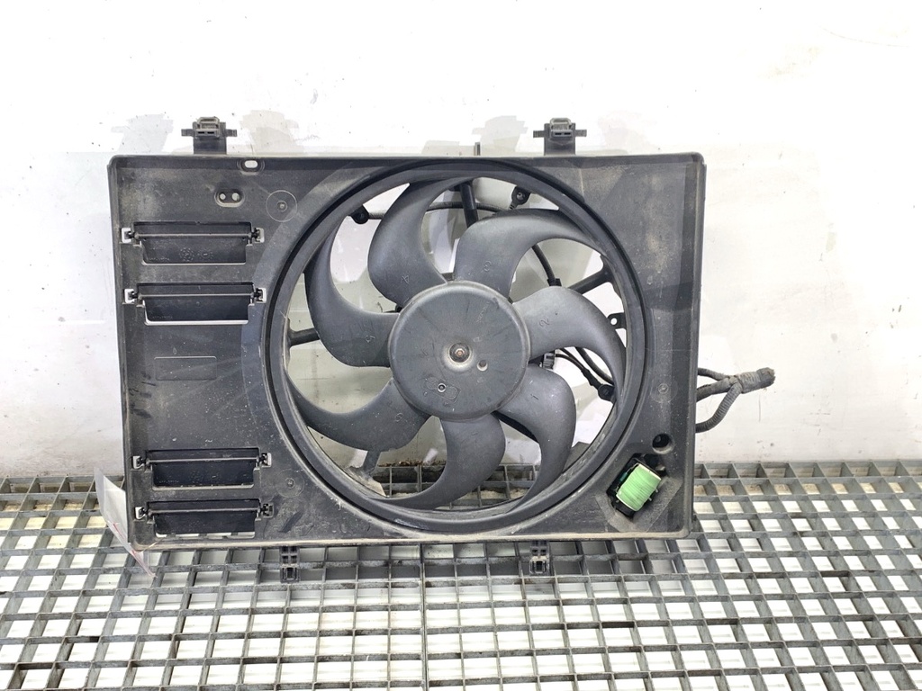 [STARK-873830] Ventilador de radiador Ford Fiesta VII (HJ, HF) 1.1 Ti-VCT 55 kW 2017-2022