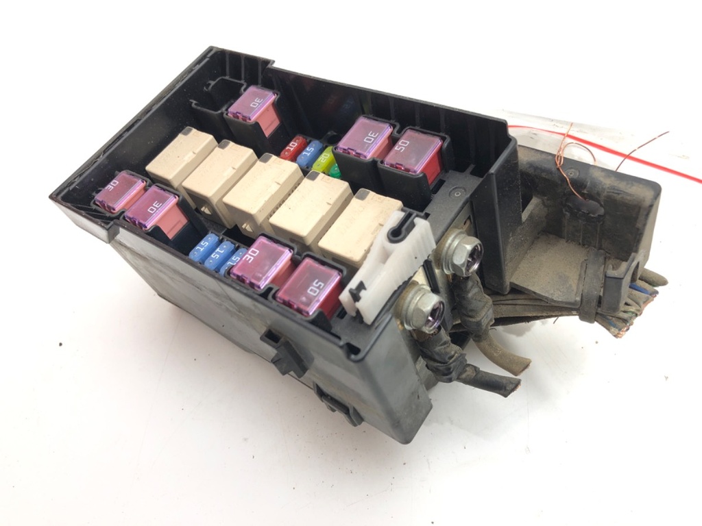 [STARK-647537] Caja de fusibles Suzuki Swift III (MZ, EZ)