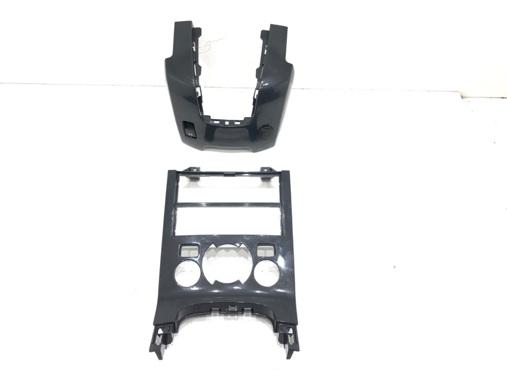 [STARK-651277] Moldura decorativa Peugeot 5008