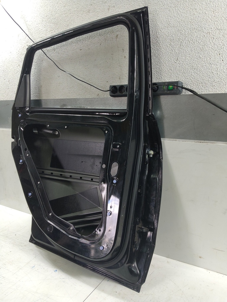 [MTD-537668] Puerta trasera izquierda Mercedes Clase B W246 2017