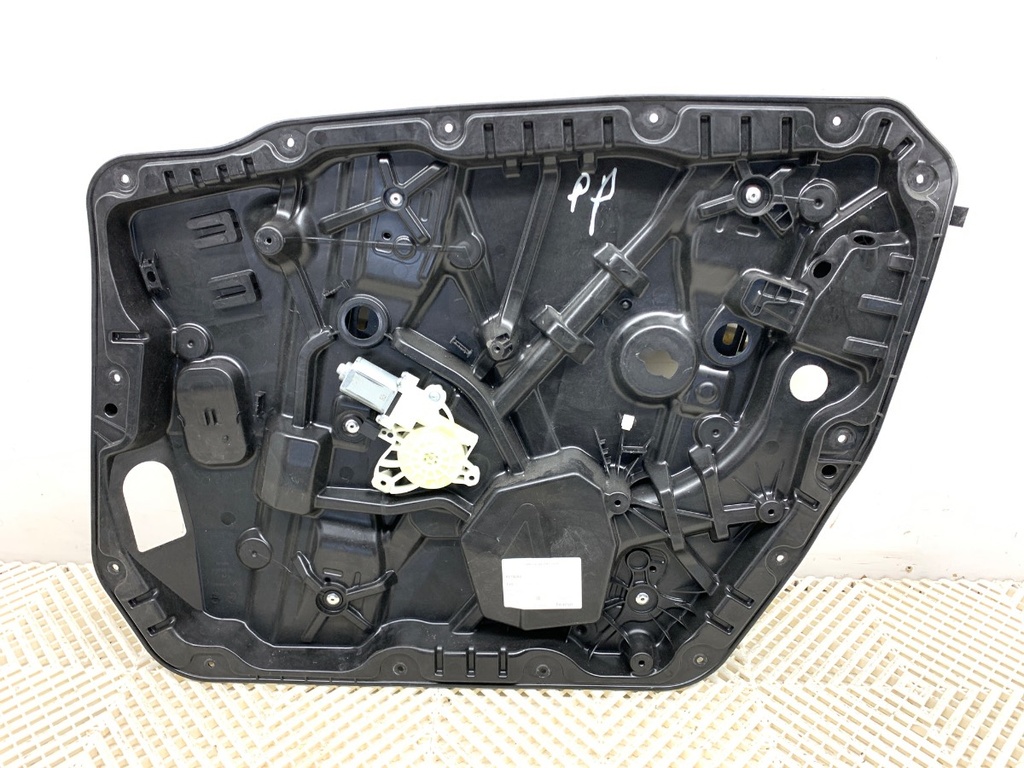 [STARK-877791] Elevador de ventana delantero derecho Mercedes-Benz GLE (V167) 2018-