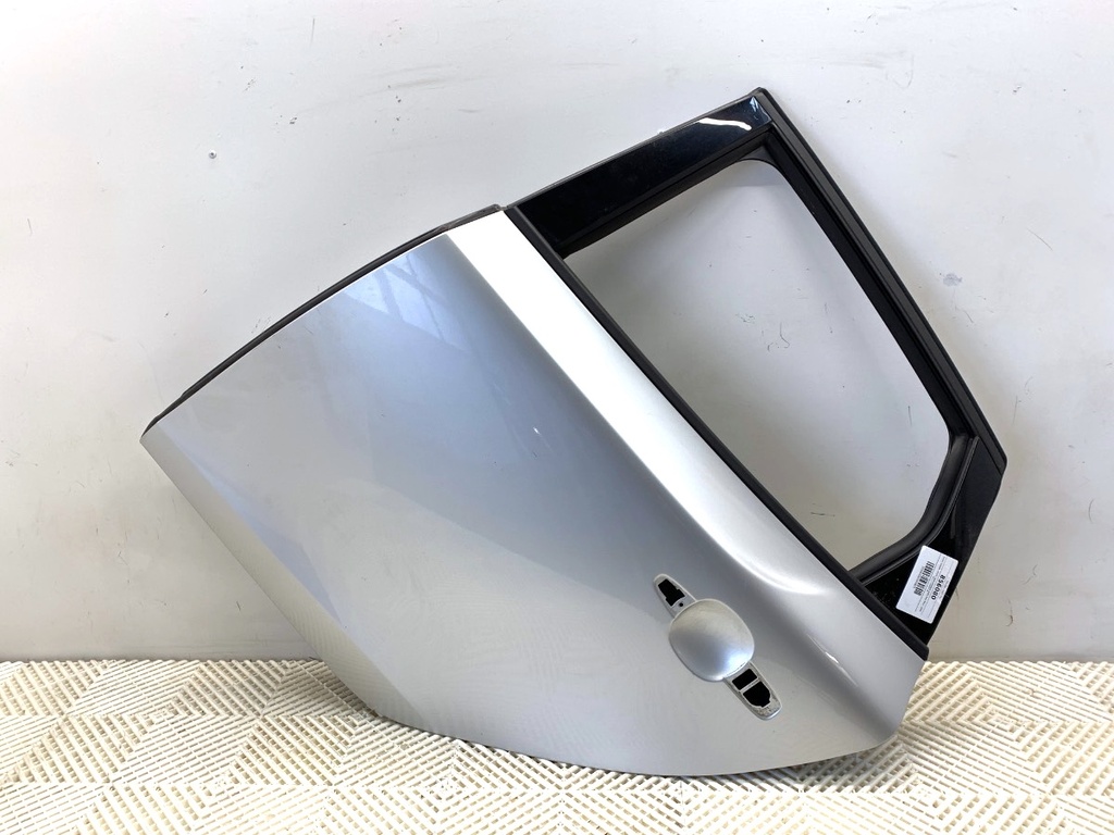 [STARK-856080] Puerta trasera izquierda VOLVO V40 liftback (525, 526) 2012-2022