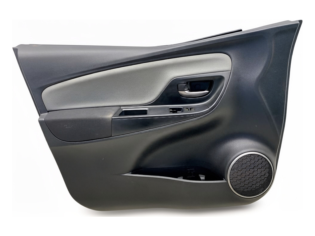 [STARK-927907] Panel de puerta delantero izquierdo Toyota Yaris (_P13_)
