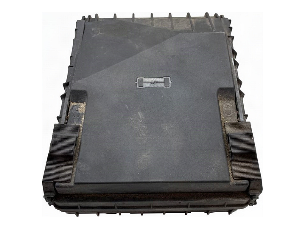 [STARK-946246] Caja de fusibles Skoda Superb II (3T4)
