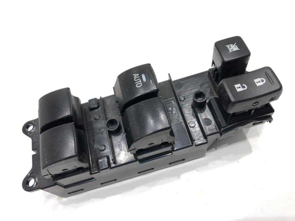 [STARK-880514] Interruptor de elevalunas Mitsubishi Eclipse Cross (GK_) 1.5 T-Mivec 2017-2022