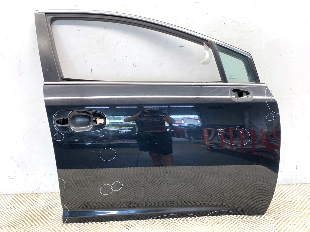 [STARK-735805] Puerta delantera derecha TOYOTA AVENSIS Kombi (_T27_) 2009-2018
