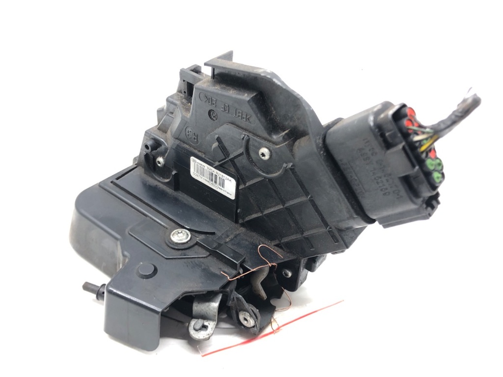 [STARK-484518] Cerradura de puerta delantera derecha Ford Focus II