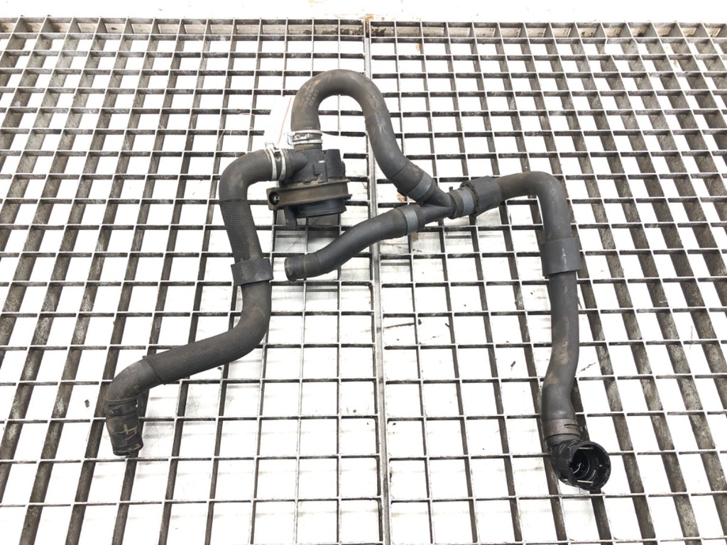 [STARK-486190] Bomba de agua adicional VW Golf VII