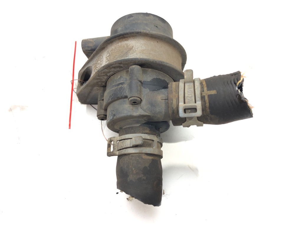 [STARK-501255] Bomba de agua adicional VW Golf VI