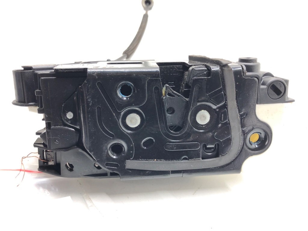 [STARK-506381] Cerradura de puerta trasera derecha Skoda Superb II (3T5)