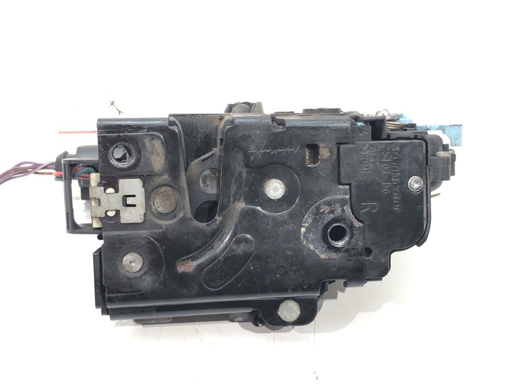 [STARK-509104] Cerradura de puerta trasera derecha Skoda Octavia II