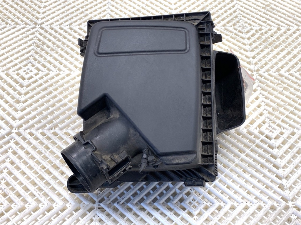 [STARK-862048] Caja de filtro de aire Ford Focus IV Turnier (HP) 2.0 EcoBlue 2018-2022
