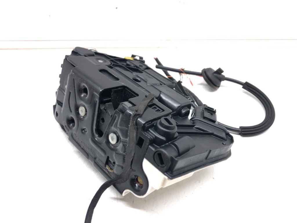 [STARK-529328] Cerradura de puerta trasera derecha VW Tiguan (5N_)