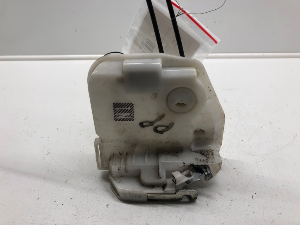 [STARK-534639] Cerradura de puerta delantera derecha Mitsubishi ASX