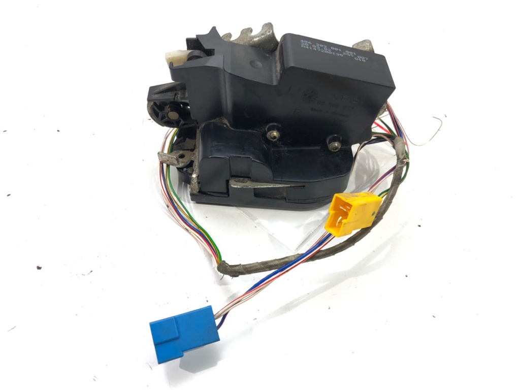[STARK-539835] Cerradura de puerta delantera derecha Mercedes-Benz Vaneo