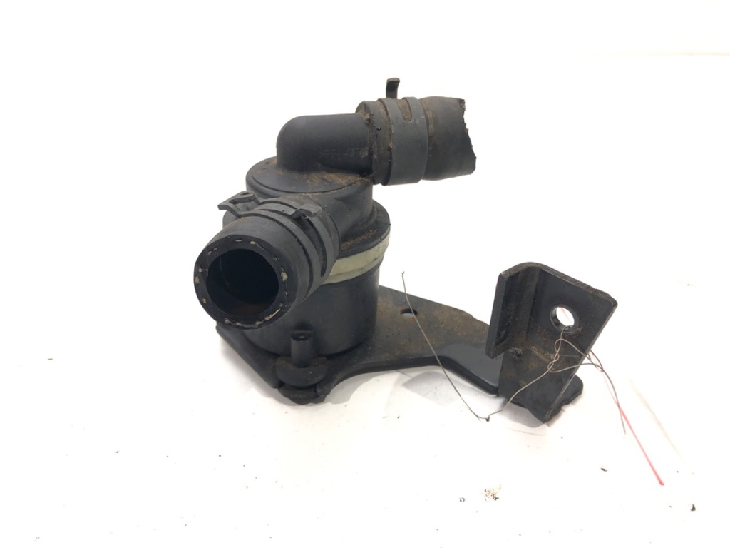 [STARK-542554] Bomba de agua adicional Audi A4 B8