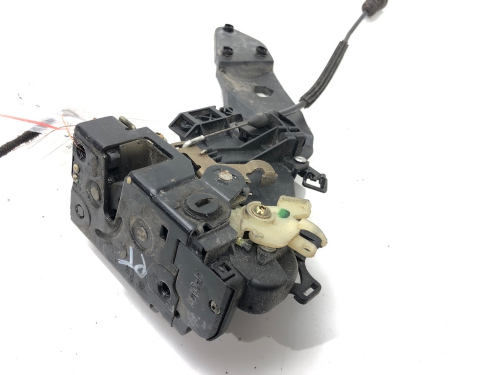 [STARK-544660] Cerradura de puerta trasera derecha VW Golf IV (1J1)