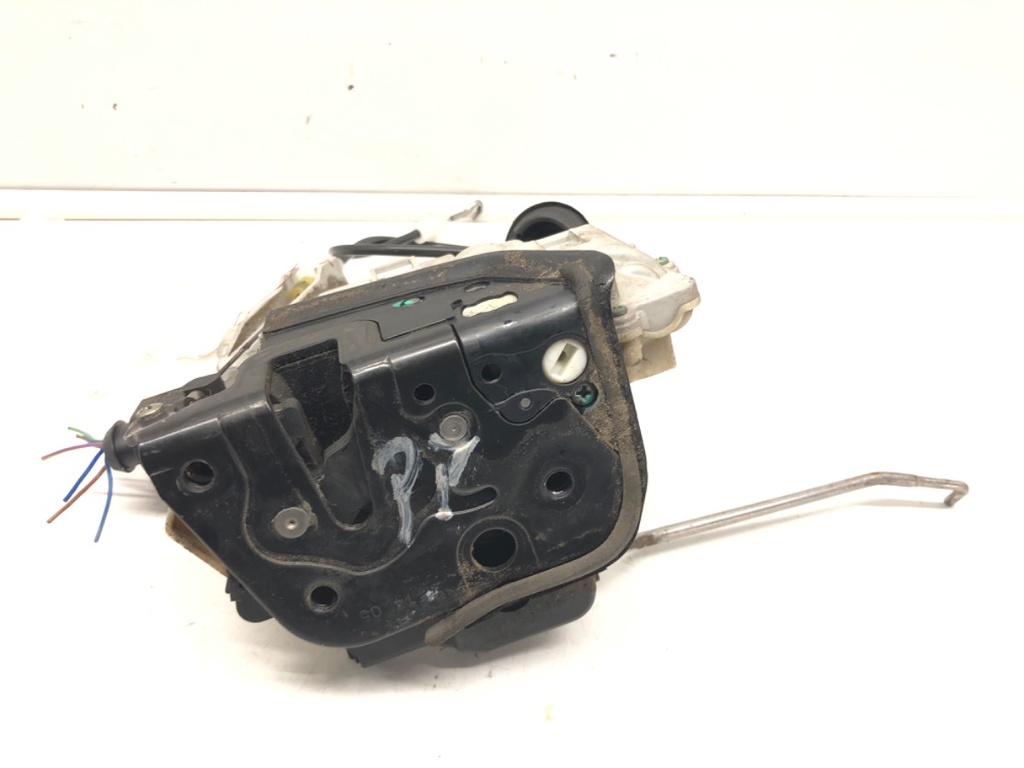 [STARK-549703] Cerradura de puerta delantera derecha Audi A4 B7 Avant (8ED)