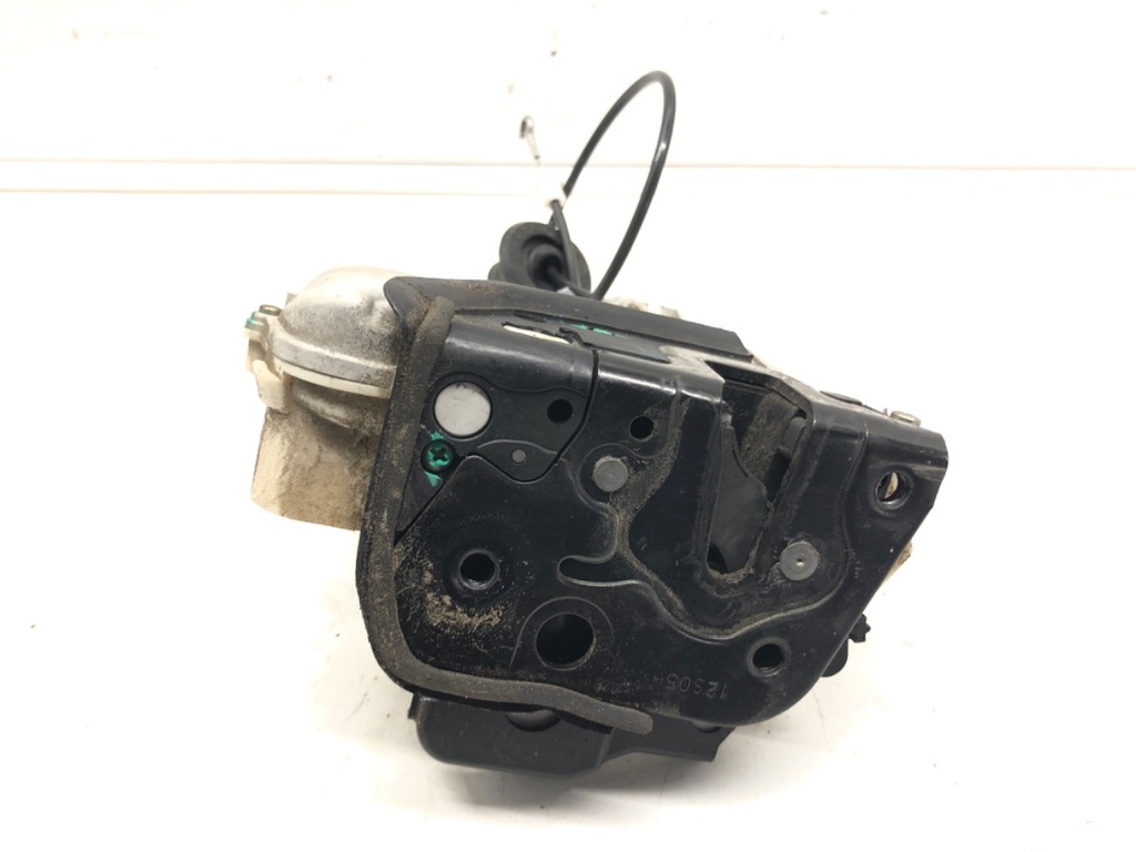 [STARK-549704] Cerradura de puerta delantera izquierda Audi A4 B7 Avant (8ED)