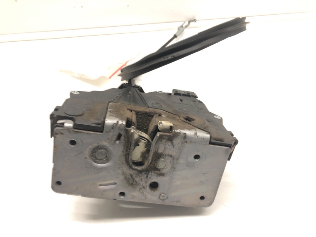 [STARK-550583] Cerradura de puerta delantera derecha Opel Corsa D