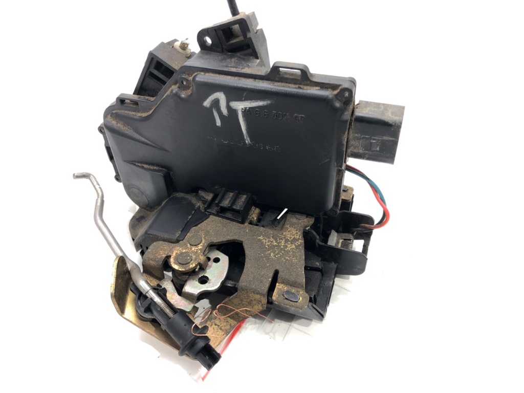 [STARK-551657] Cerradura puerta trasera derecha Audi A6 C5