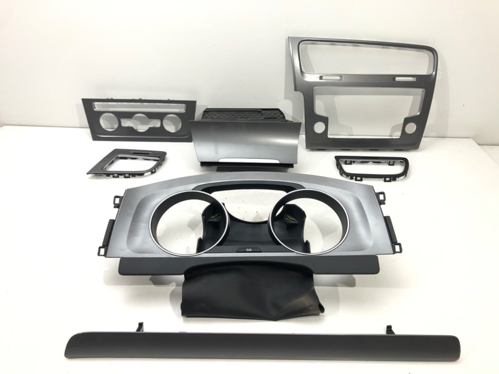 [STARK-554415] Moldura decorativa VW Golf VII Variant (BA5, BV5)