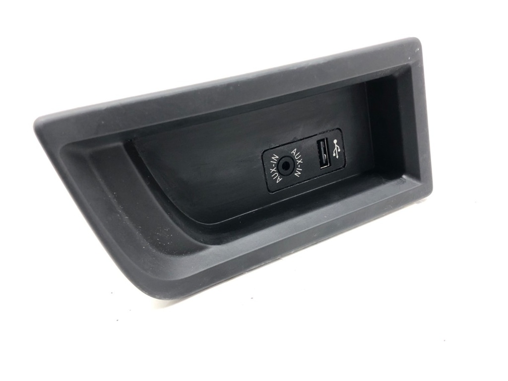 [STARK-554544] Puerto USB BMW Serie 3 (F30, F80)