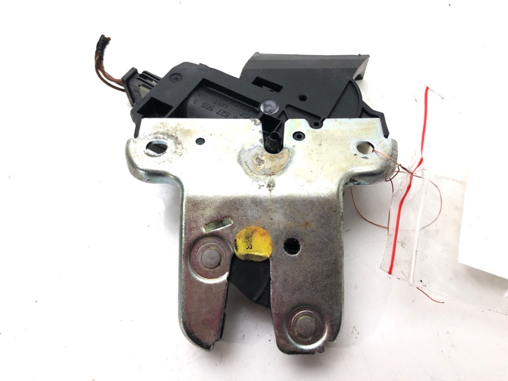 [STARK-558662] Cerradura de portón trasero VW Passat B6