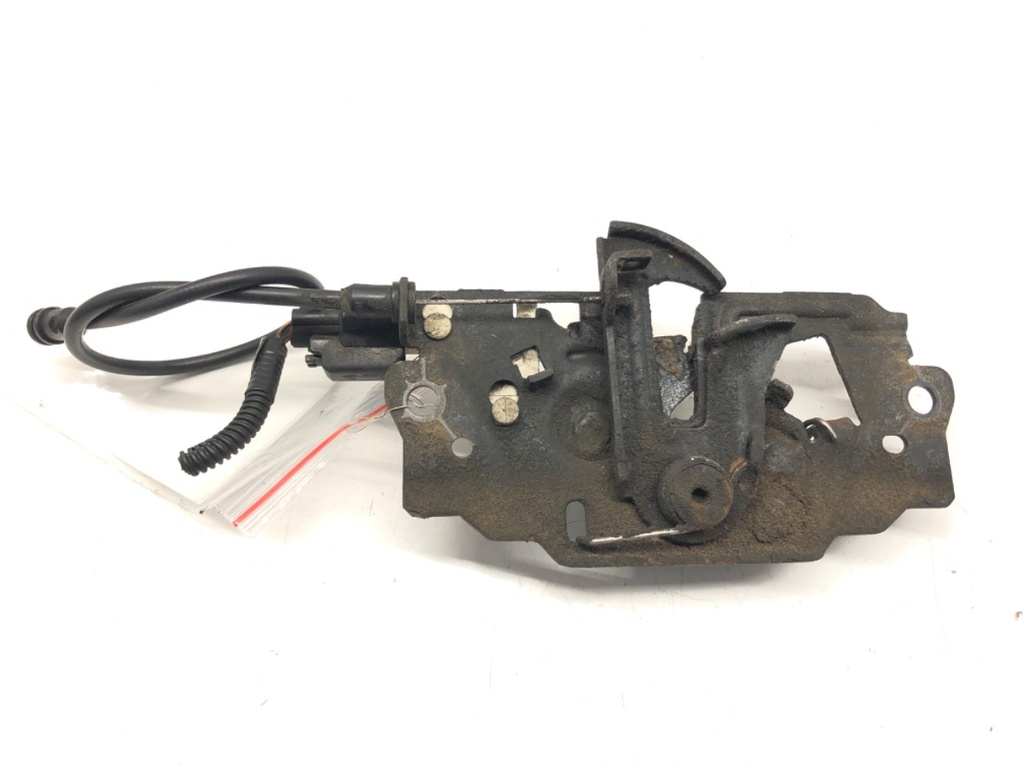[STARK-570137] Cerradura de capó Ford Focus III