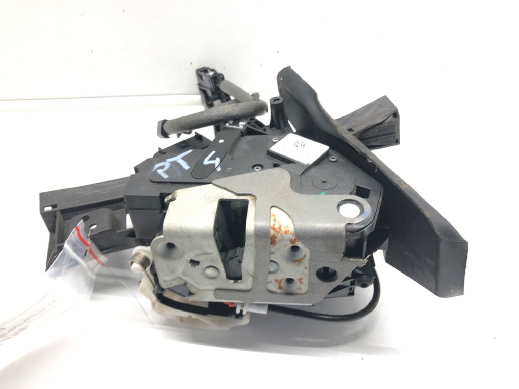 [STARK-570138] Cerradura de puerta trasera derecha Ford Focus III