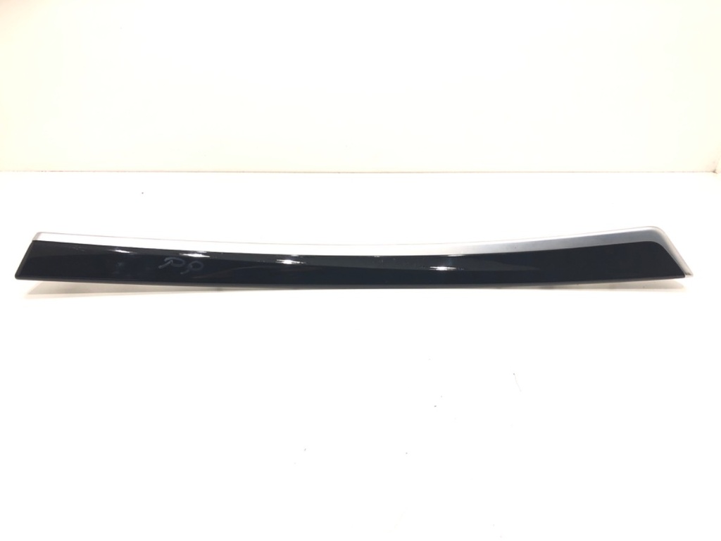 [STARK-659319] Moldura decorativa BMW 5 Touring (F11)