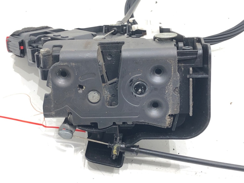[STARK-660807] Cerradura de puerta delantera derecha Volvo C30