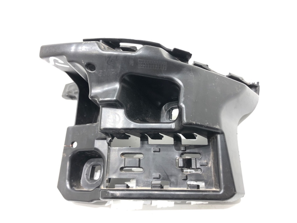 [STARK-660915] Guía de parachoques trasero derecho Skoda Superb IV (NZ5)