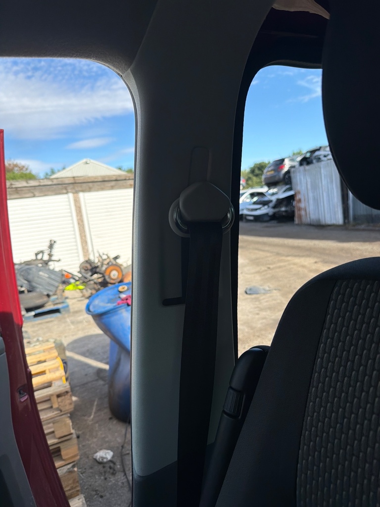 [EPE-125895] Embellecedor de pilar B VW Transporter/Caravelle