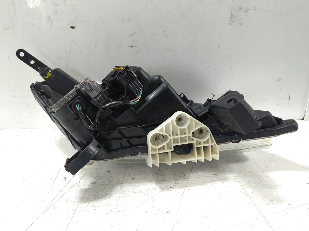 [MTD-538395] Faro izquierdo Nissan Navara NP300 D23